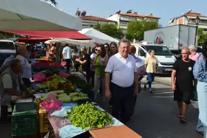 Ο Γιάννης Ντούμος περιόδευσε στη λαϊκή αγορά του Σαββάτου