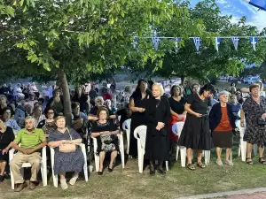 Ο Γιάννης Ντούμος στον Εσπερινό του Παρεκκλησίου του Οσίου Νήφωνος