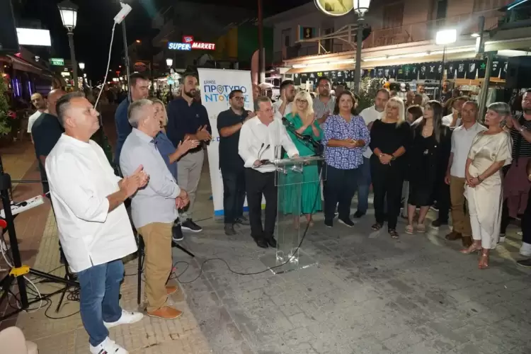 Κοσμοπλημμύρα στις εκδηλώσεις του Γιάννη Ντούμου στην Παραλία και στο Μοσχοχώρι Κοσμοπλημμύρα στις εκδηλώσεις του Γιάννη Ντούμου στην Παραλία και στο Μοσχοχώρι