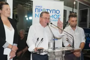 Κοσμοπλημμύρα στις εκδηλώσεις του Γιάννη Ντούμου στην Παραλία και στο Μοσχοχώρι Κοσμοπλημμύρα στις εκδηλώσεις του Γιάννη Ντούμου στην Παραλία και στο Μοσχοχώρι