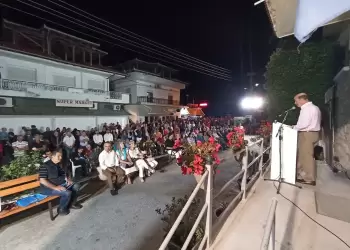 Ο Μακρύγιαλος έστειλε μήνυμα… Μεγάλη η συμμετοχή του κόσμου στην ομιλία του Ανέστη Μανώλα.