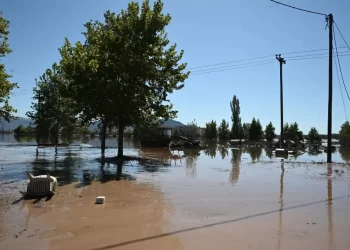 «Νάρκη» τα μολυσμένα νερά στη Θεσσαλία – Απειλούν ανθρώπους και κτίρια