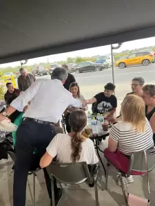 Περιοδεία Λαγδάρη σε Μεγάλη Γέφυρα, Παλιάμπελα και Λιβάδι. Θερμή υποδοχή και δυναμική στήριξη από τους ντόπιους κατοίκους Περιοδεία Λαγδάρη σε Μεγάλη Γέφυρα, Παλιάμπελα και Λιβάδι. Θερμή υποδοχή και δυναμική στήριξη από τους ντόπιους κατοίκους