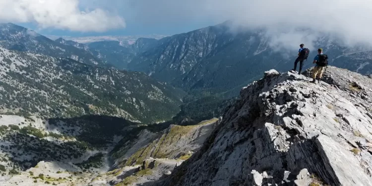 Πιέρια Όρη: Βρέθηκαν οι δυο ορειβάτες που αγνοούνταν που είχαν χαθεί σε δύσβατο μονοπάτι