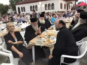 Πολυπληθής συγκέντρωση για το απογευματινό τσάϊ στην Ενορία Αγίων Χριστοφόρου και Ευθυμίου Κατερίνης