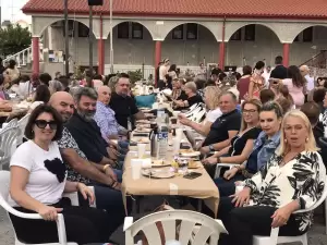 Πολυπληθής συγκέντρωση για το απογευματινό τσάϊ στην Ενορία Αγίων Χριστοφόρου και Ευθυμίου Κατερίνης (Εικόνες)