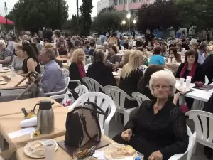 Πολυπληθής συγκέντρωση για το απογευματινό τσάϊ στην Ενορία Αγίων Χριστοφόρου και Ευθυμίου Κατερίνης