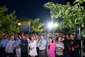 ΣΥΝΘΕΣΗ: Πολύ μεγάλη συγκέντρωση του Βαγγέλη Γερολιόλιου στον πεζόδρομο του Δίου