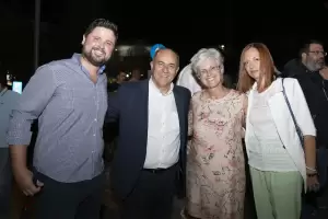 ΣΥΝΘΕΣΗ: Σε κατάμεστες πλατείες και καφενεία συνεχίζει την προεκλογική του εκστρατεία ο υποψήφιος δήμαρχος Βαγγέλης Γερολιόλιος ΣΥΝΘΕΣΗ: Σε κατάμεστες πλατείες και καφενεία συνεχίζει την προεκλογική του εκστρατεία ο υποψήφιος δήμαρχος Βαγγέλης Γερολιόλιος