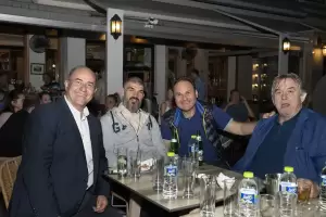 ΣΥΝΘΕΣΗ: Σε κατάμεστες πλατείες και καφενεία συνεχίζει την προεκλογική του εκστρατεία ο υποψήφιος δήμαρχος Βαγγέλης Γερολιόλιος ΣΥΝΘΕΣΗ: Σε κατάμεστες πλατείες και καφενεία συνεχίζει την προεκλογική του εκστρατεία ο υποψήφιος δήμαρχος Βαγγέλης Γερολιόλιος