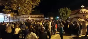 Σύσσωμο το χωριό του Αγίου Σπυρίδωνα υποδέχθηκε & αγκάλιασε τον Πέτρο Κιάφα Σύσσωμο το χωριό του Αγίου Σπυρίδωνα υποδέχθηκε & αγκάλιασε τον Πέτρο Κιάφα