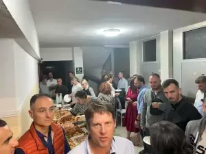 Αγιασμός στο πολιτικό γραφείο του κ. Κομνηνού Δελβερούδη Αγιασμός στο πολιτικό γραφείο του κ. Κομνηνού Δελβερούδη