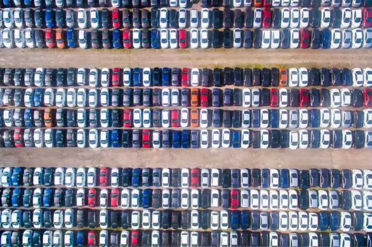 Αλλαγές στον ΚΟΚ: Μείωση προστίμων και νέο όριο ταχύτητας στις πόλεις Αλλαγές στον ΚΟΚ: Μείωση προστίμων και νέο όριο ταχύτητας στις πόλεις