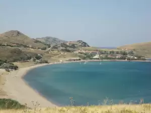 Εκδρομές στη Λήμνο με βάση την Μύρινα