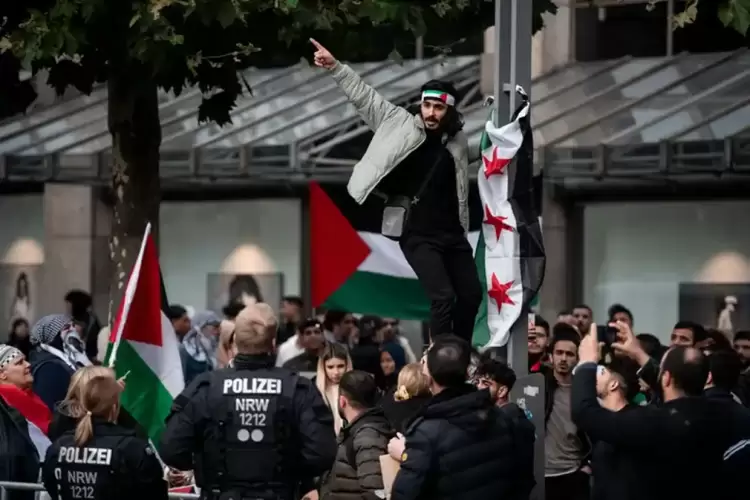 Ευρώπη: Ισλαμοφοβία και αντισημιτισμός φουντώνουν ξανά και απειλούν Ευρώπη: Ισλαμοφοβία και αντισημιτισμός φουντώνουν ξανά και απειλούν