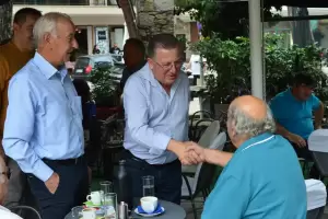 Ο Γιάννης Ντούμος περιόδευσε σε επιχειρήσεις εστίασης