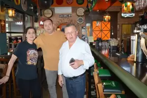 Ο Γιάννης Ντούμος περιόδευσε σε επιχειρήσεις εστίασης