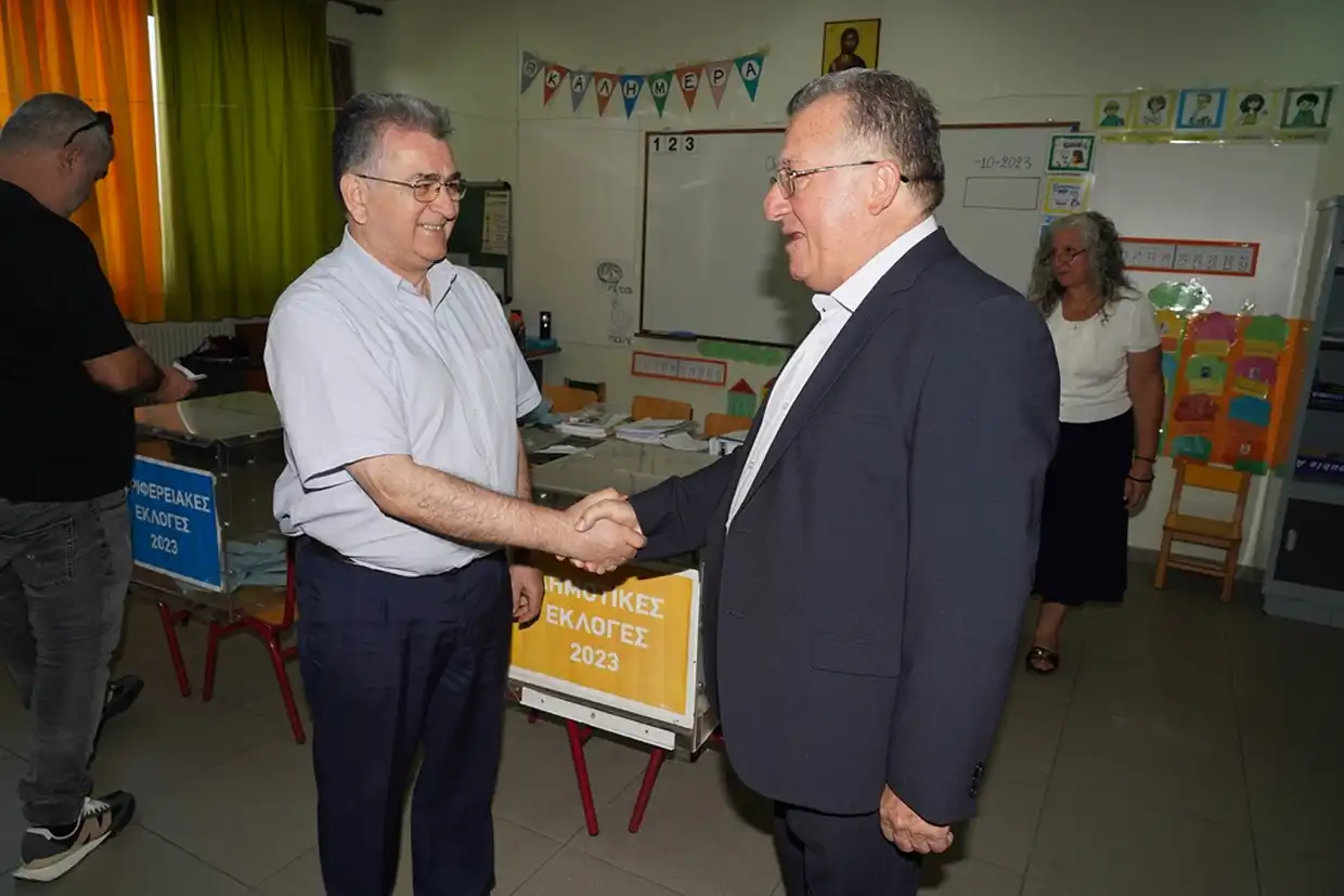 Ο Γιάννης Ντούμος περιόδευσε στα εκλογικά τμήματα Κατερίνης Ο Γιάννης Ντούμος περιόδευσε στα εκλογικά τμήματα Κατερίνης