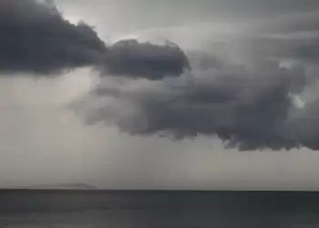 Ο Καιρός στην Κατερίνη και την Πιερία σήμερα, Κυριακή 29/10: Λίγες νεφώσεις, κατά τόπους αυξημένες με τοπικές βροχές