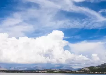 Ο Καιρός σήμερα, Τετάρτη 04/10, στην Κατερίνη και Πιερία: Γενικά αίθριος με λίγες παροδικές νεφώσεις Ο Καιρός σήμερα, Τετάρτη 04/10, στην Κατερίνη και Πιερία: Γενικά αίθριος με λίγες παροδικές νεφώσεις