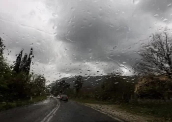Καιρός – Μαρουσάκης: «Έρχονται» βροχές, καταιγίδες και βοριάδες – Προειδοποιεί για νέες πλημμύρες