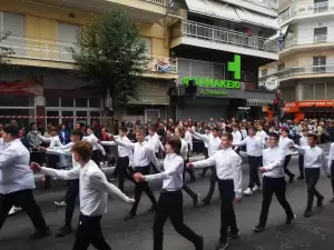 Κατερίνη – Ζωντανά η παρέλαση για την 111η  Επέτειο από την απελευθέρωση της πόλης (φωτορεπορτάζ)