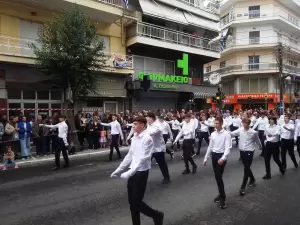 Κατερίνη – Ζωντανά η παρέλαση για την 111η  Επέτειο από την απελευθέρωση της πόλης (φωτορεπορτάζ)