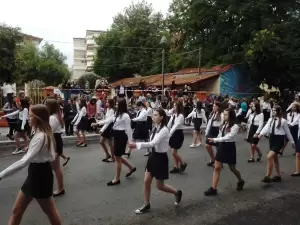 Κατερίνη – Ζωντανά η παρέλαση για την 111η  Επέτειο από την απελευθέρωση της πόλης (φωτορεπορτάζ)