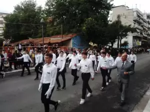 Κατερίνη – Ζωντανά η παρέλαση για την 111η  Επέτειο από την απελευθέρωση της πόλης (φωτορεπορτάζ)