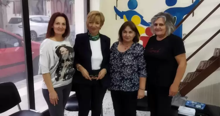 Μια ακόμη αξιόλογη προσωπικότητα από τον τομέα της εκπαίδευσης έρχεται να προστεθεί στη «φαρέτρα» του Γιάννη Ντούμου.