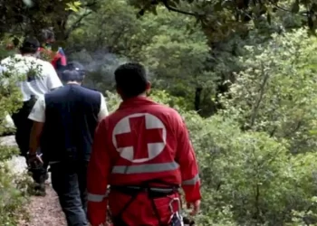 Όλυμπος: Επιχείρηση μεταφοράς τραυματία από το καταφύγιο Ζολώτα