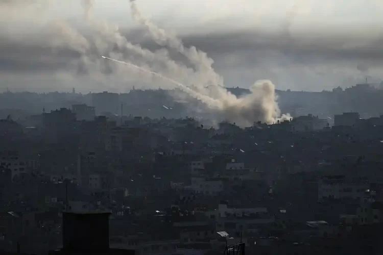 Πόλεμος στη Μέση Ανατολή – Λωρίδα της Γάζας: Το σφυροκόπημα από τον Idf συνεχίζεται – Ξεπερνούν τους 8.000 οι νεκροί