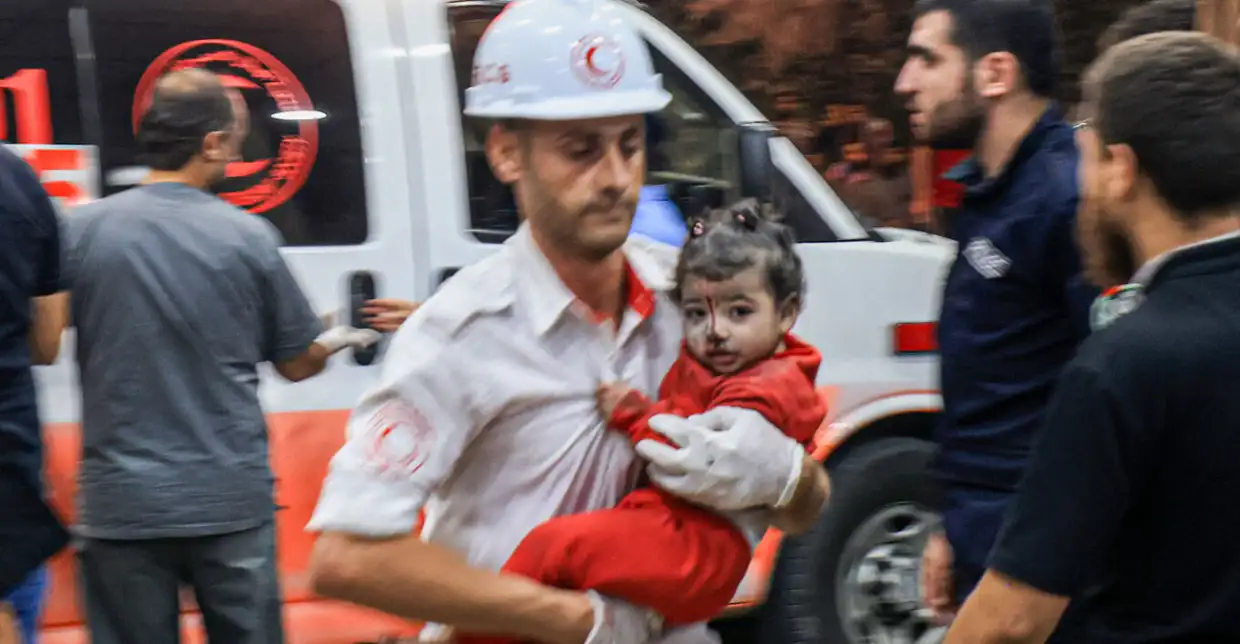 Πόλεμος Στη Μέση Ανατολή: Βομβαρδισμός Νοσοκομείου Στη Γάζα – Ποιοι Είχαν Συμφέρον Από Ένα Λουτρό Αίματος