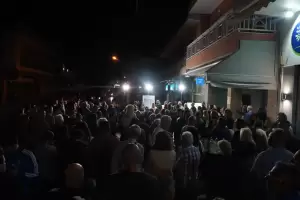 Πολυπληθείς συγκεντρώσεις του Γιάννη Ντούμου στις συνοικίες Εθνικού Σταδίου και Σ.Σταθμού Πολυπληθείς συγκεντρώσεις του Γιάννη Ντούμου στις συνοικίες Εθνικού Σταδίου και Σ.Σταθμού