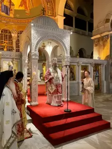 Προεόρτια αρχιερατική αγρυπνία  στον Άγιο Δημήτριο Θεσσαλονίκης με τη συμμετοχή νέων 