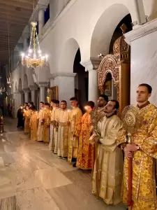 Προεόρτια αρχιερατική αγρυπνία  στον Άγιο Δημήτριο Θεσσαλονίκης με τη συμμετοχή νέων 