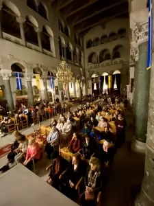 Προεόρτια αρχιερατική αγρυπνία  στον Άγιο Δημήτριο Θεσσαλονίκης με τη συμμετοχή νέων 