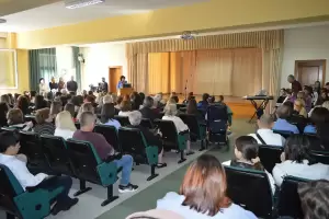 Το 15ο Δημοτικό Σχολείο Κατερίνης σε κλίμα συγκίνησης τίμησε την 83η επέτειο του ΟΧΙ