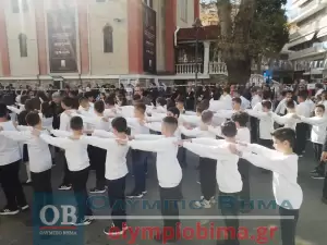 Ζωντανά από την Κατερίνη: Η μαθητική παρέλαση για την 28η Οκτωβρίου (εικόνες και βίντεο)
