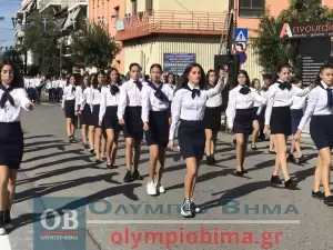 Ζωντανά από την Κατερίνη: Η μαθητική παρέλαση για την 28η Οκτωβρίου (εικόνες και βίντεο)