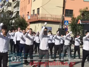 Ζωντανά από την Κατερίνη: Η μαθητική παρέλαση για την 28η Οκτωβρίου (εικόνες και βίντεο)