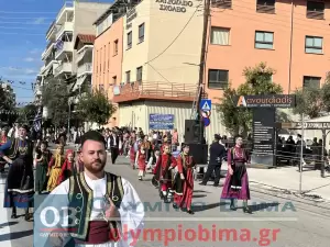 Ζωντανά από την Κατερίνη: Η μαθητική παρέλαση για την 28η Οκτωβρίου (εικόνες και βίντεο)