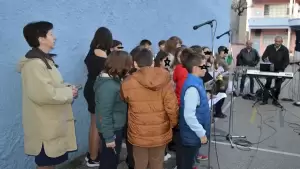 15ο Δημοτικό Σχολείο Κατερίνης: Γιόρτασε την πεντηκοστή επέτειο της εξέγερσης του Πολυτεχνείου