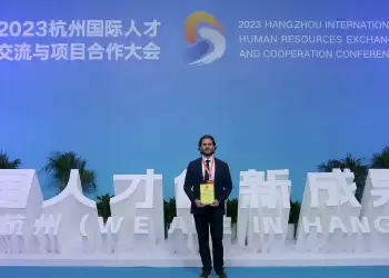 Ο αστροφυσικός Θωμάς Γ. Μπίσμπας, από την Κατερίνη, τιμήθηκε στην Κίνα για την επιστημονική του συνεισφορά