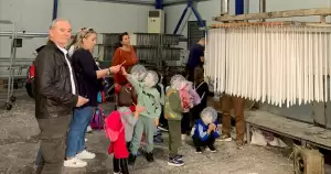 Εκπαιδευτική επίσκεψη στην κηροποιεία Σιδηρόπουλου στη Νεοκαισάρεια Εκπαιδευτική επίσκεψη στην κηροποιεία Σιδηρόπουλου στη Νεοκαισάρεια