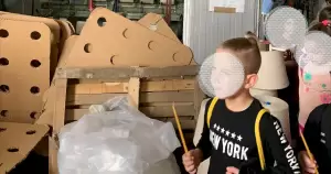 Εκπαιδευτική επίσκεψη στην κηροποιεία Σιδηρόπουλου στη Νεοκαισάρεια Εκπαιδευτική επίσκεψη στην κηροποιεία Σιδηρόπουλου στη Νεοκαισάρεια