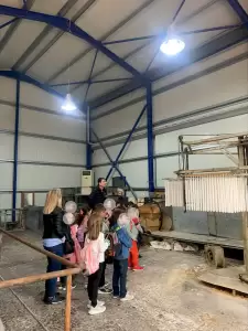 Εκπαιδευτική επίσκεψη στην κηροποιεία Σιδηρόπουλου στη Νεοκαισάρεια Εκπαιδευτική επίσκεψη στην κηροποιεία Σιδηρόπουλου στη Νεοκαισάρεια