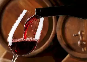 Ιστορικό χαμηλό το 2023 για το κρασί
