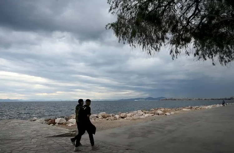 Κακοκαιρία εξπρές στην Ελλάδα – Αέρινο τείχος χωρίζει την Ευρώπη στα δύο