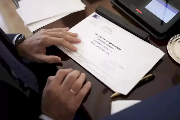 Κυριάκος Μητσοτάκης στο Υπουργικό: Με επιστολική ψήφος οι ευρωεκλογές – Όλη η χώρα μία περιφέρεια με σταυρό Κυριάκος Μητσοτάκης στο Υπουργικό: Με επιστολική ψήφος οι ευρωεκλογές – Όλη η χώρα μία περιφέρεια με σταυρό